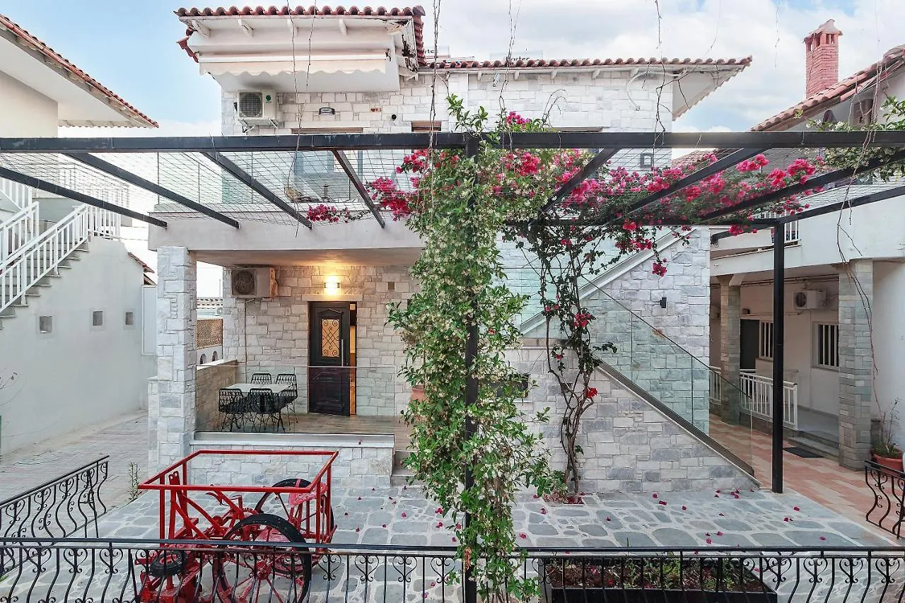 Alkionides Apartments Polychrono
